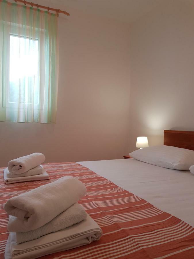 Apartment Smile Baska Voda Luaran gambar